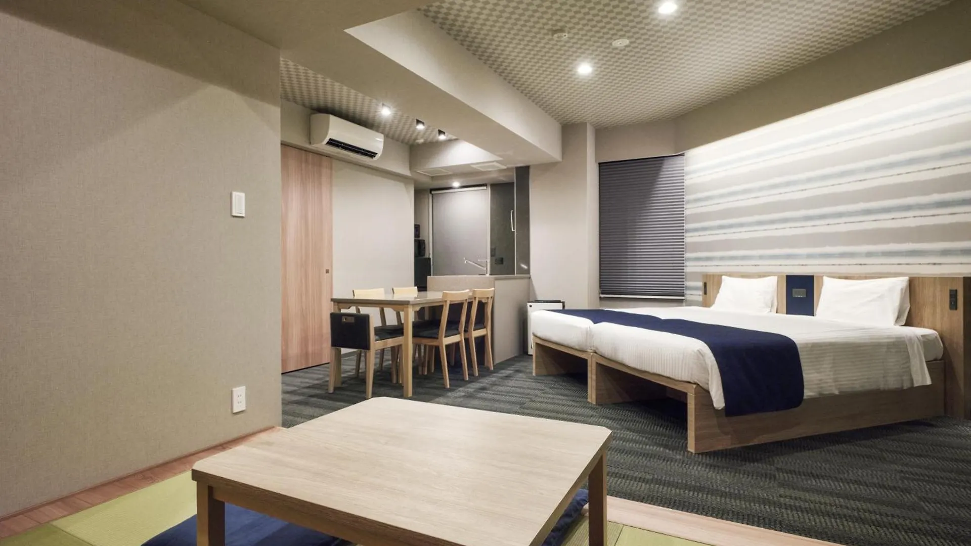 Monday Apart Premium Ginza Shintomicho Tokyo 4*,
